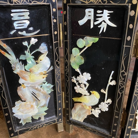 Vintage Small Oriental Black Lacquer screen - Picture 2 of 4